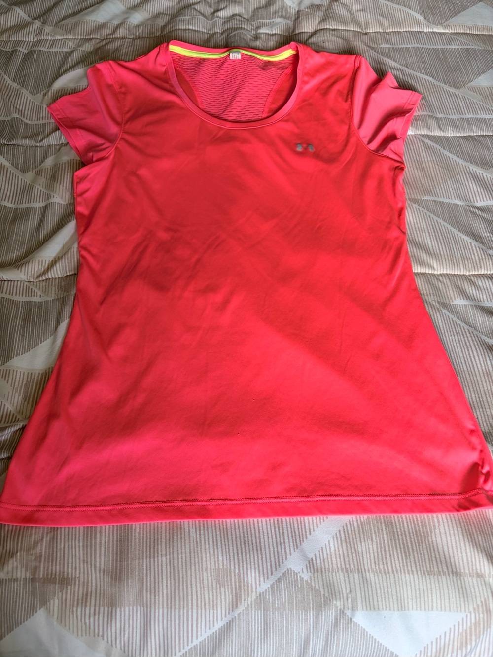 Under Armour Women’s Bright Pink Short-Sleeve Performance Tee